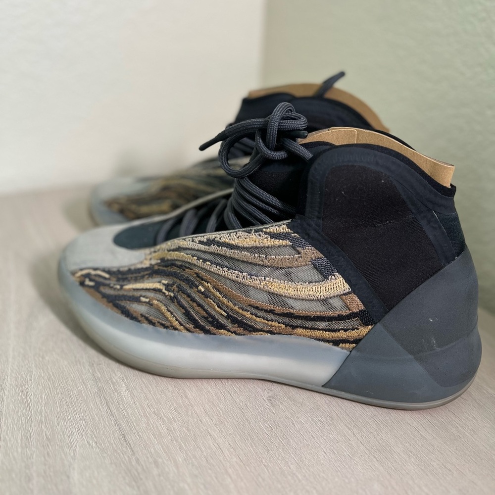 Yeezy QNTM